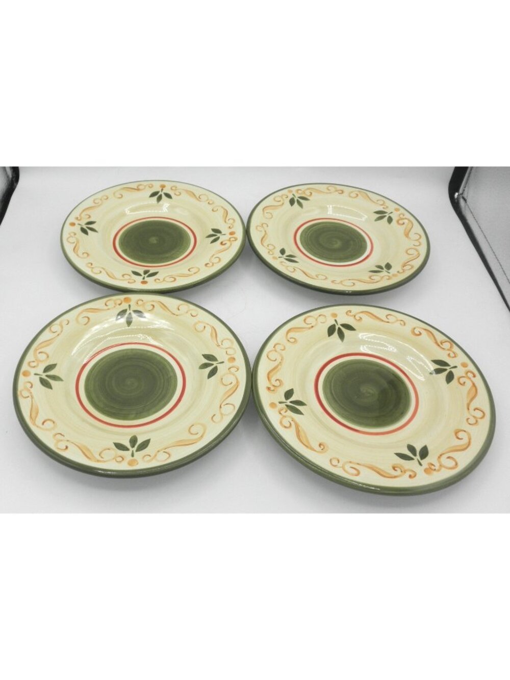 Victorian Holly by Home 8 Inch Salad Plates Set of 4 Pattern Code: HMQVIH